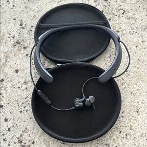 Bose QT 30 Wireless Bluetooth Neckband Earphones